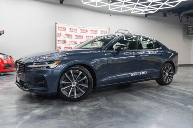 2022 Volvo S60 B5 Momentum
