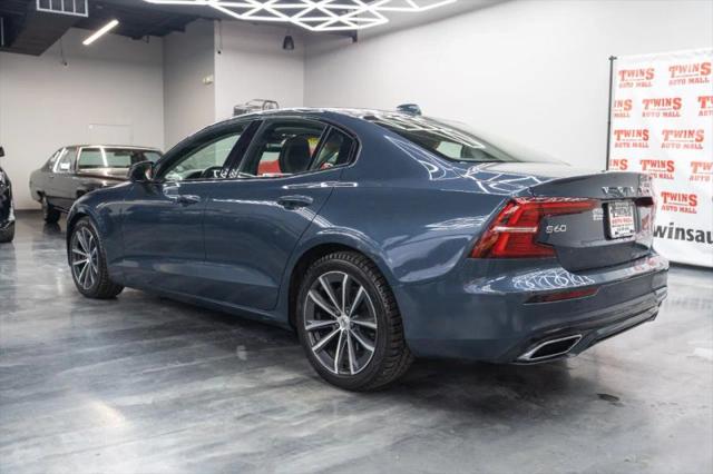 2022 Volvo S60 B5 Momentum