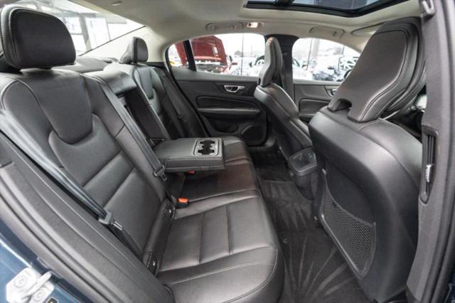 2022 Volvo S60 B5 Momentum