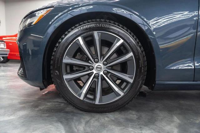 2022 Volvo S60 B5 Momentum