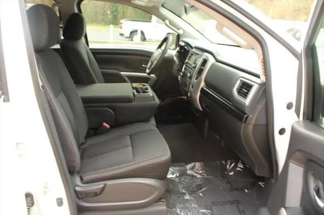 2017 Nissan Titan SV