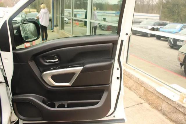2017 Nissan Titan SV