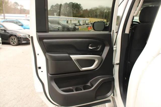 2017 Nissan Titan SV