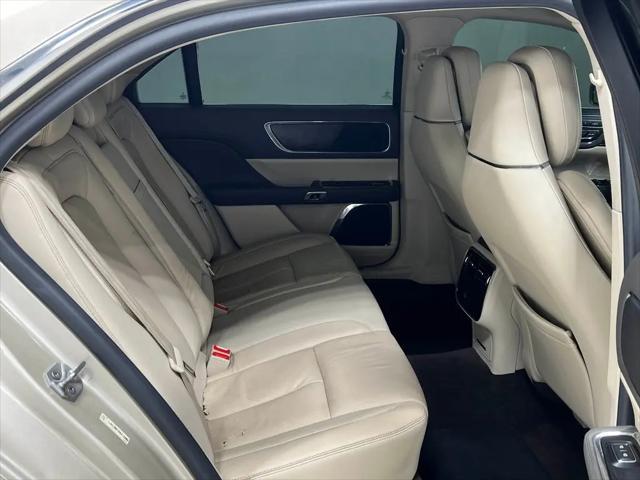 2017 Lincoln Continental Select
