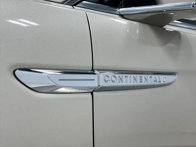 2017 Lincoln Continental Select