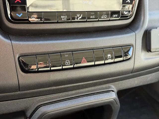 2026 Ram ProMaster Cargo Van Tradesman Low Roof 136 WB w/Pass Seat