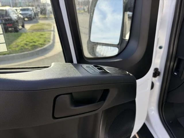 2026 Ram ProMaster Cargo Van Tradesman Low Roof 136 WB w/Pass Seat