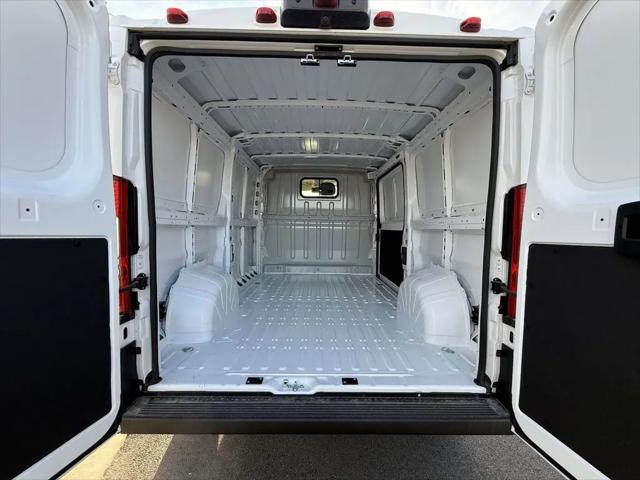 2026 Ram ProMaster Cargo Van Tradesman Low Roof 136 WB w/Pass Seat