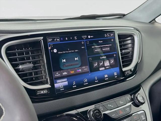 2025 Chrysler Pacifica Select