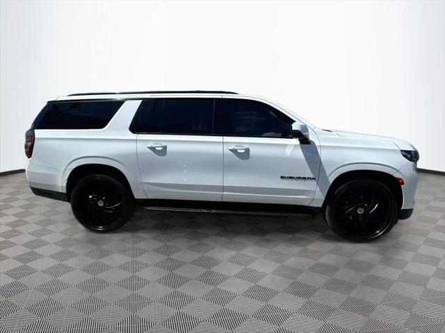 2022 Chevrolet Suburban 4WD RST