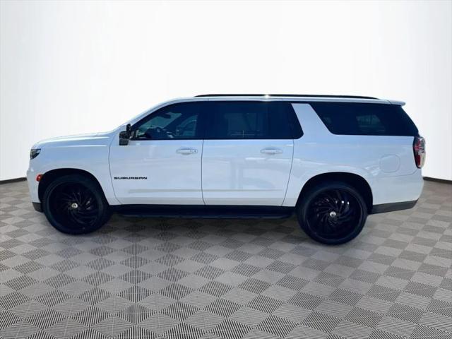 2022 Chevrolet Suburban 4WD RST