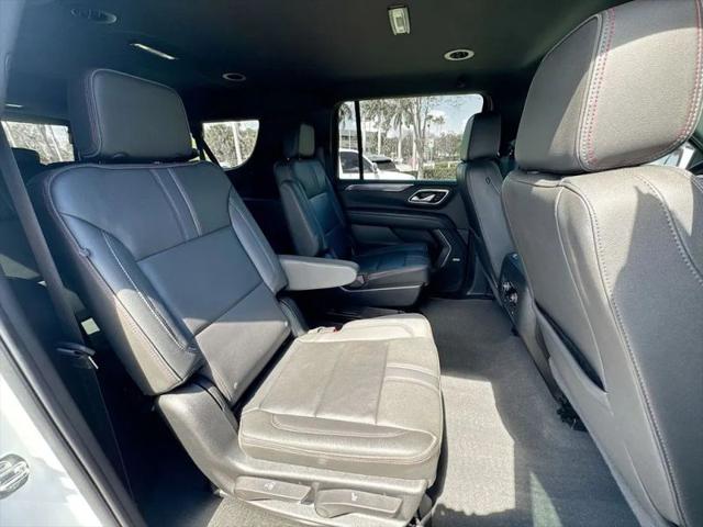2022 Chevrolet Suburban 4WD RST
