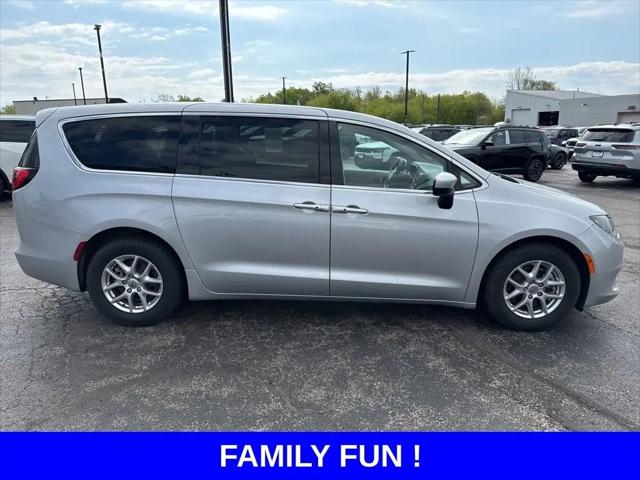 2022 Chrysler Voyager LX