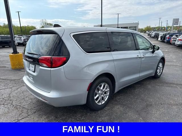 2022 Chrysler Voyager LX