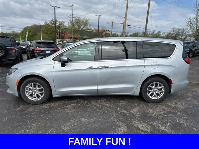2022 Chrysler Voyager LX