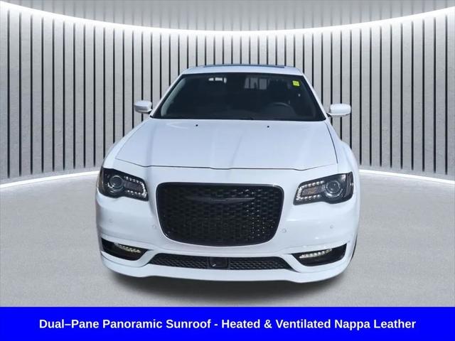2023 Chrysler 300 Touring-L