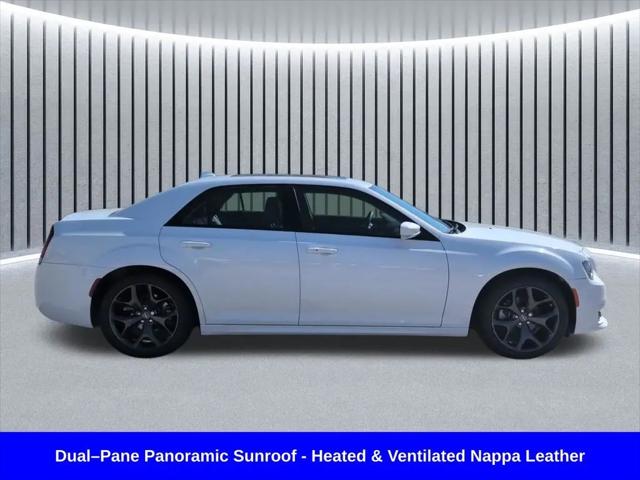 2023 Chrysler 300 Touring-L