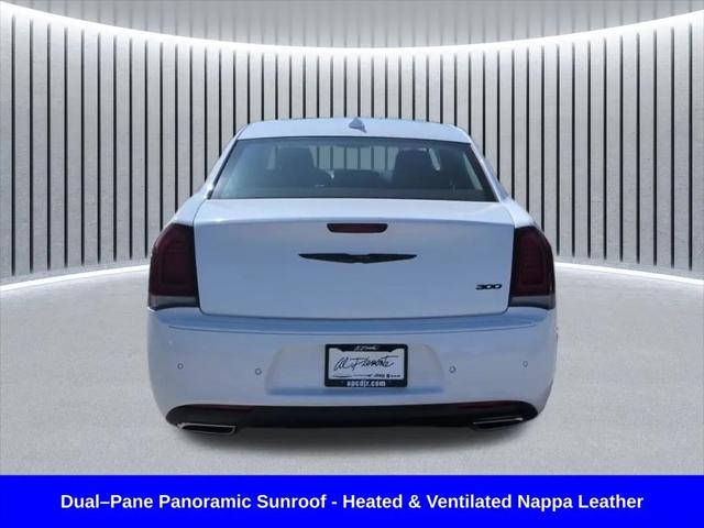 2023 Chrysler 300 Touring-L