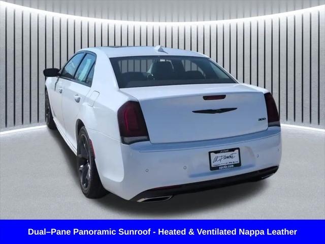 2023 Chrysler 300 Touring-L