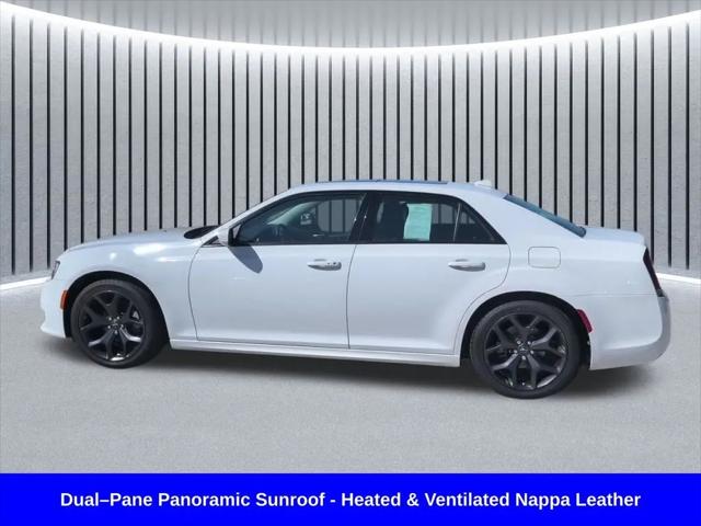 2023 Chrysler 300 Touring-L