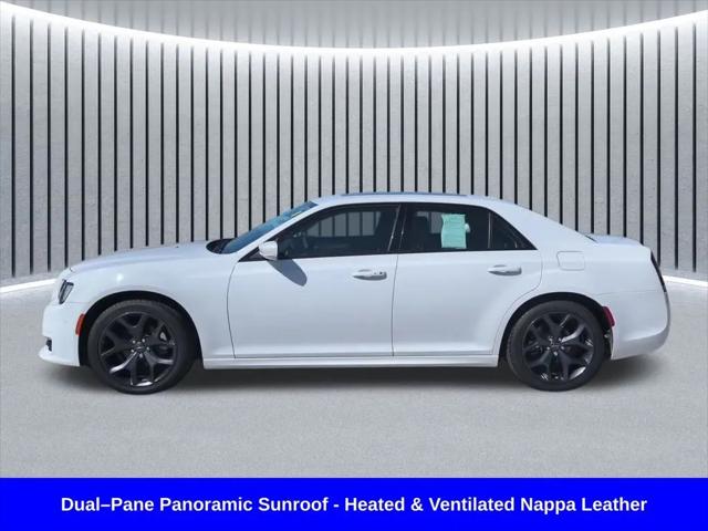 2023 Chrysler 300 Touring-L