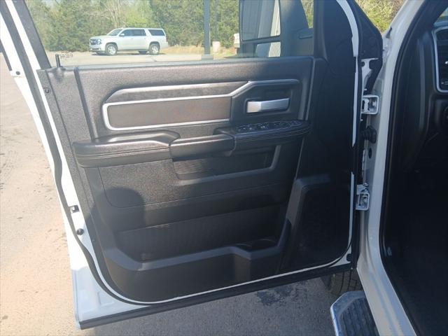 2024 Ram 3500 Big Horn Crew Cab 4x4 8' Box