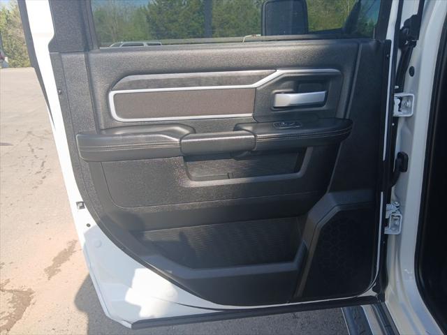 2024 Ram 3500 Big Horn Crew Cab 4x4 8' Box