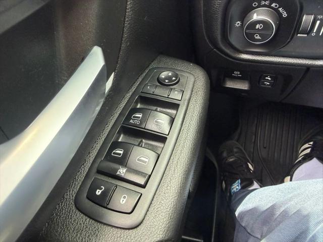 2019 Ram 1500 Big Horn/Lone Star Crew Cab 4x4 5'7" Box