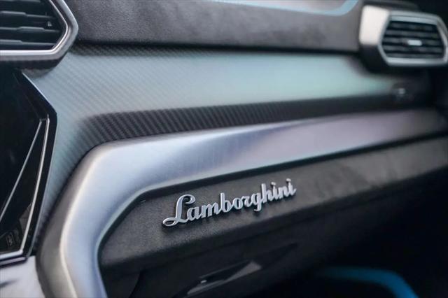 2024 Lamborghini Urus Performante