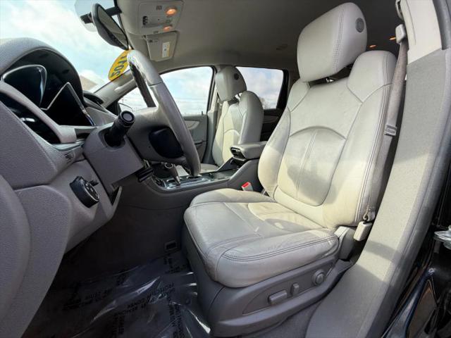 2017 Chevrolet Traverse 2LT