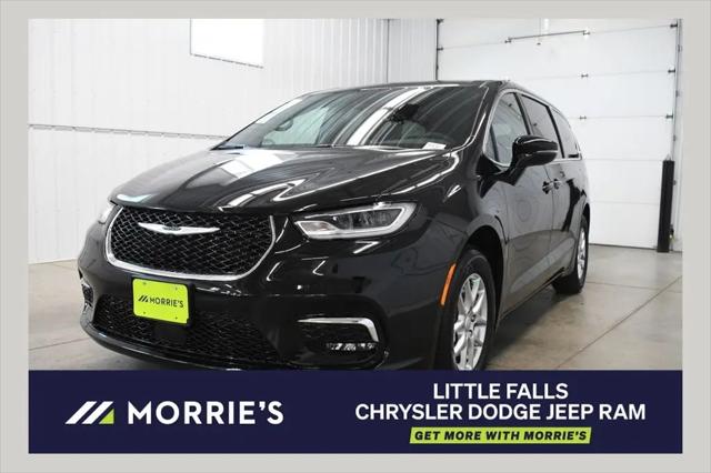 2026 Chrysler Pacifica Select for sale in Little Falls, MN