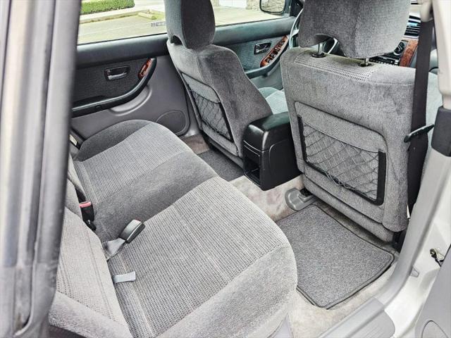 2004 Subaru Outback Base