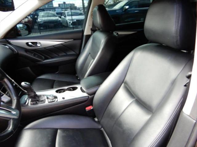 2021 INFINITI Q50 LUXE