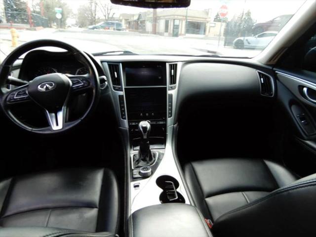 2021 INFINITI Q50 LUXE