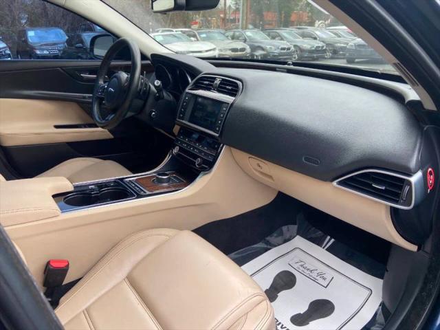 2017 Jaguar XE 35t Prestige