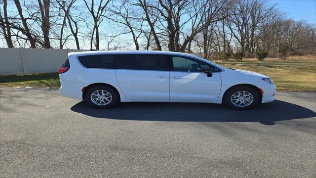 2026 Chrysler Voyager LX