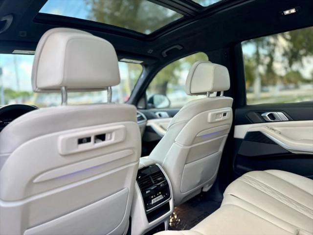 2021 BMW X7 M50i
