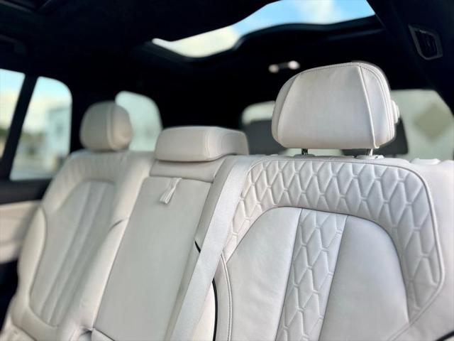 2021 BMW X7 M50i