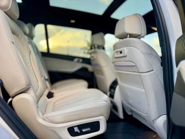 2021 BMW X7 M50i