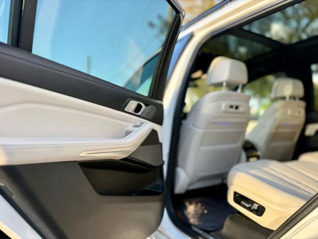 2021 BMW X7 M50i