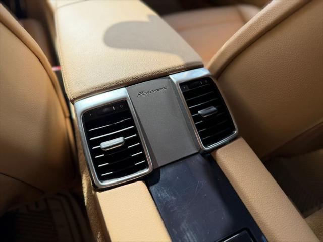 2011 Porsche Panamera Base