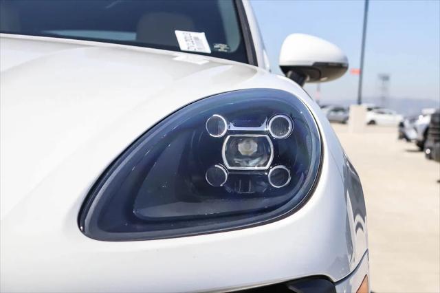 2021 Porsche Macan Macan