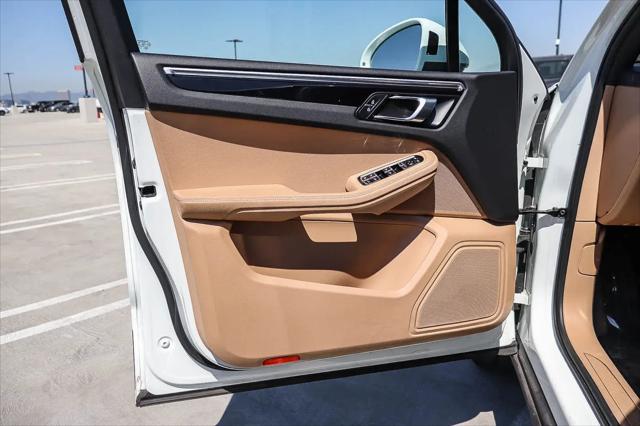 2021 Porsche Macan Macan