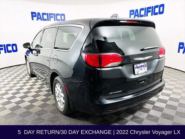 2022 Chrysler Voyager LX