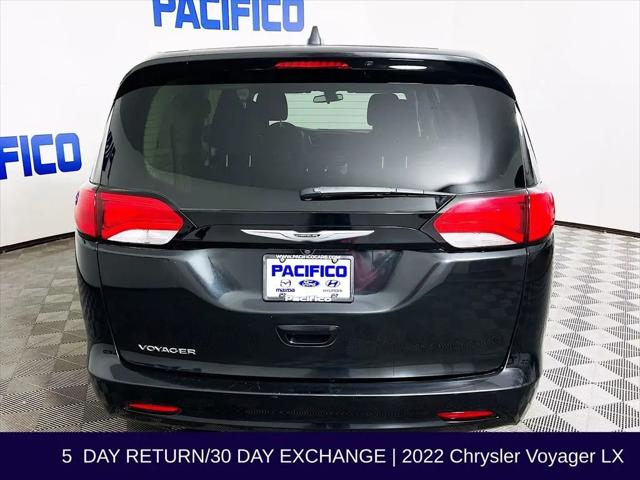 2022 Chrysler Voyager LX