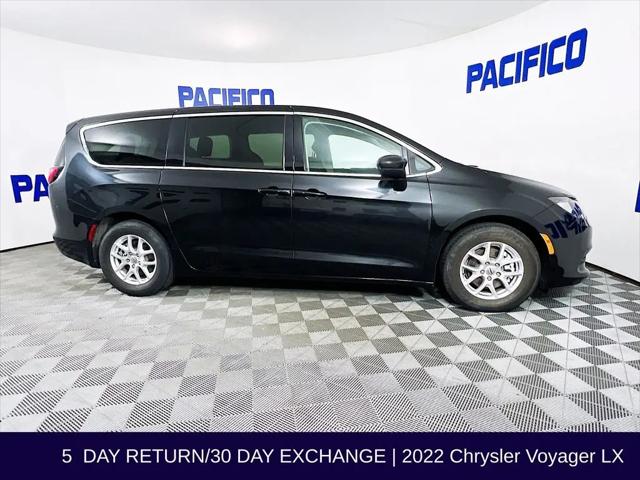 2022 Chrysler Voyager LX