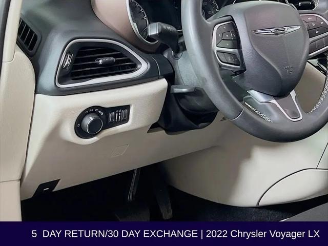 2022 Chrysler Voyager LX
