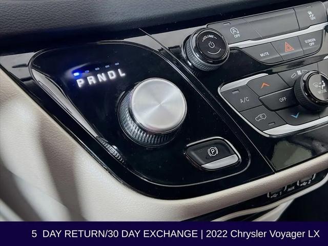 2022 Chrysler Voyager LX