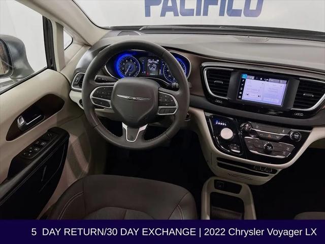 2022 Chrysler Voyager LX