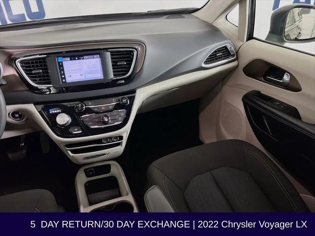 2022 Chrysler Voyager LX